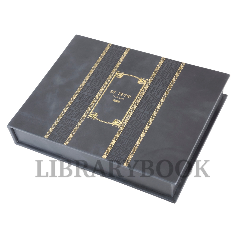 Подарочная книга St.Petri. 1710-1910 в кожаном переплете